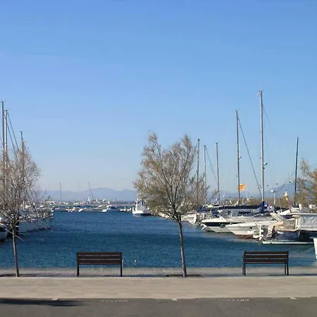 Apartament In Near Sandy *